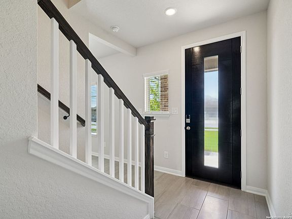 5th image of 251 Cherry Creek