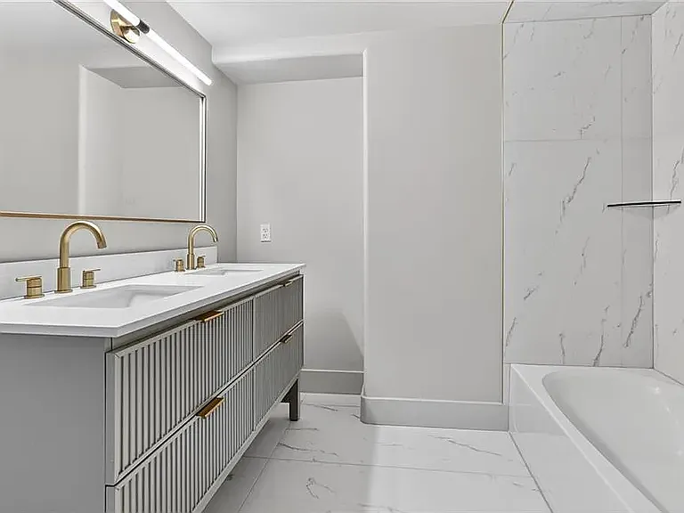 600 E Admiral Blvd — Photo 5
