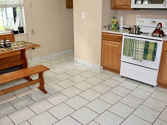3rd image of 3605 Beaumont Ct