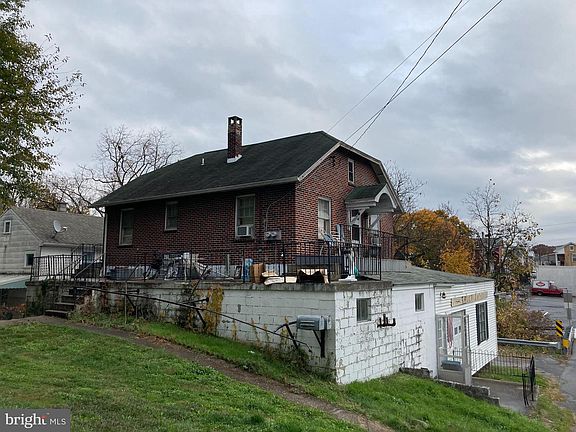 3rd image of 36 E Hummelstown St