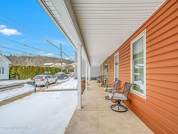 5th image of 40 Coal St