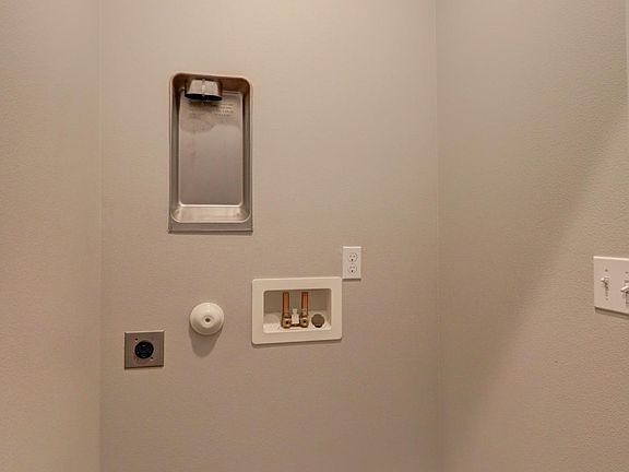 5th image of 1115 NE 198th St