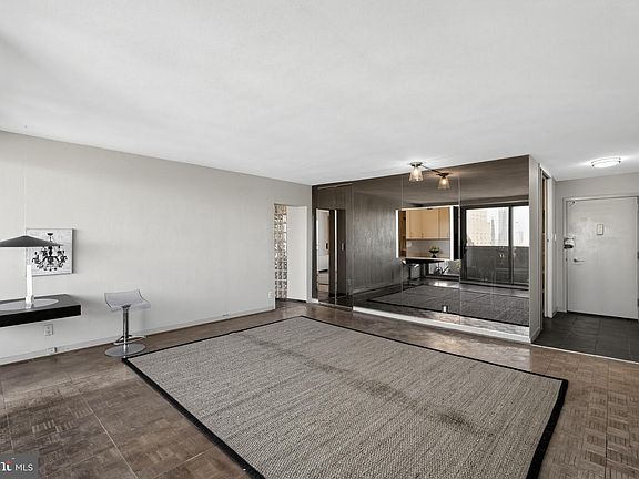 5th image of 226 W Rittenhouse Sq #1814-15B