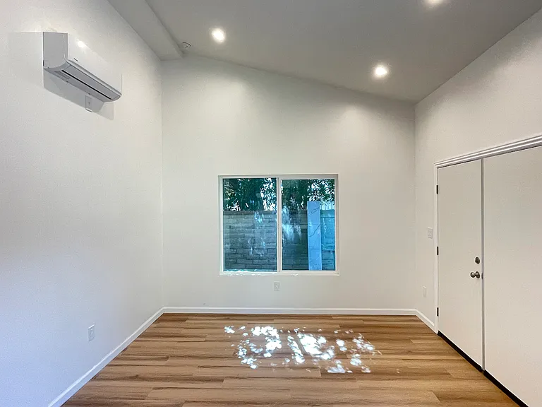 8045 Norwich Ave — Photo 11