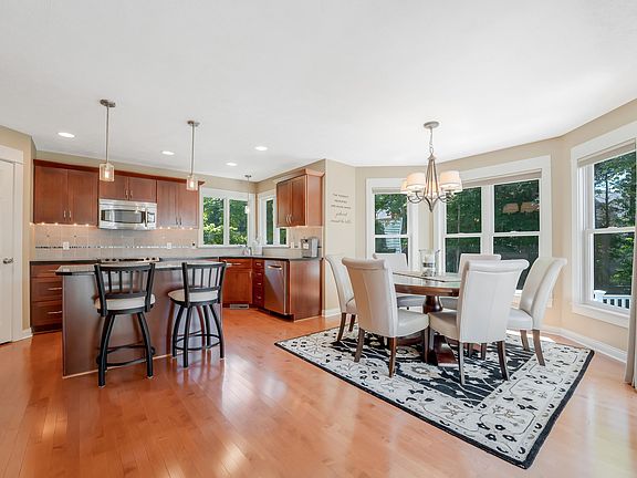 4th image of 12960 Woodrush Dr