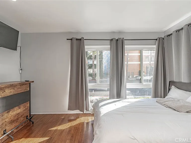 325 Cedar Ave #1 — Photo 15