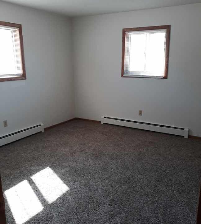 1st image of 904 24th Ave S #5