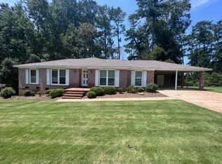 305 Valley Ct, Lagrange, GA 30241