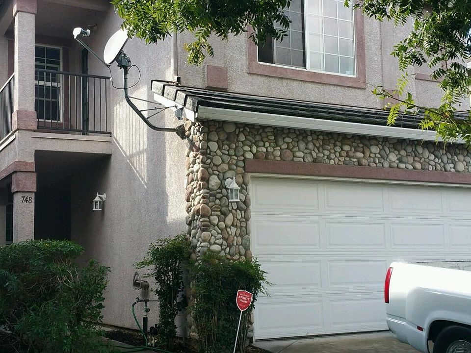 1st image of 748 Queensland Cir
