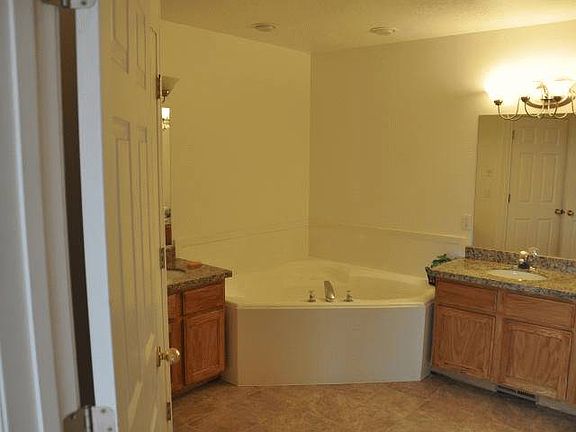 Master Bath with granite count
