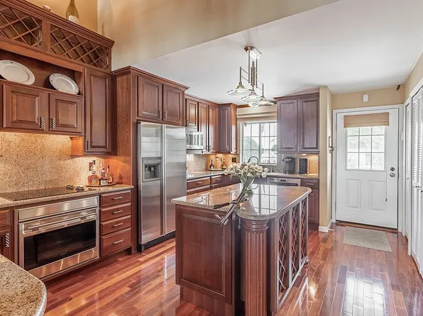 9638 S Channel Dr, Harsens Island, MI 48028