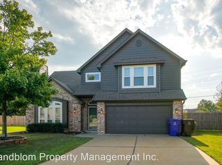 1404 N Yellowood Ave, Broken Arrow, OK 74012