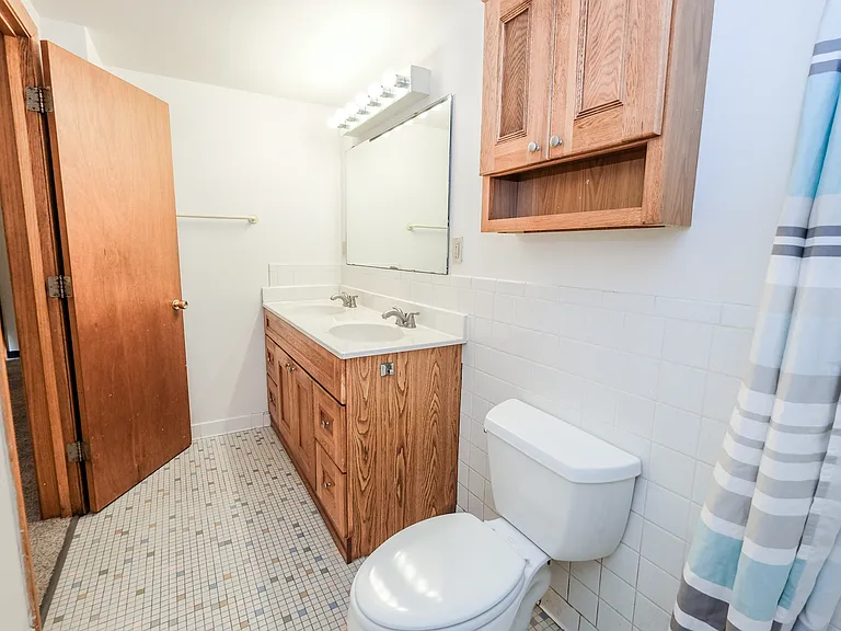 Randolph Apartments — Photo 17