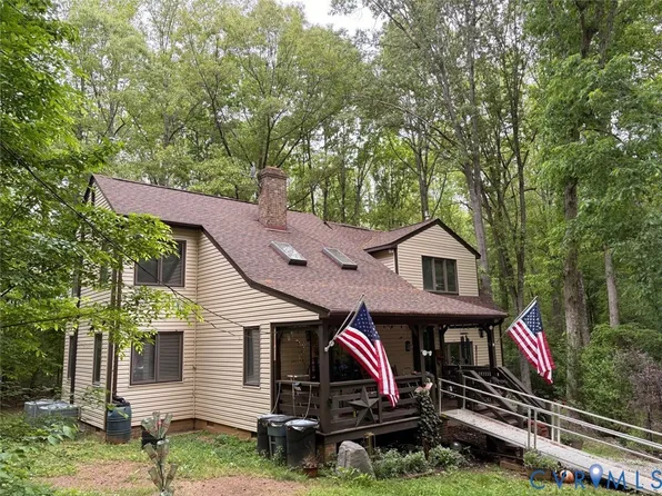 208 Johnson Mill Rd, Bumpass, VA 23024