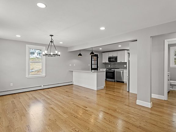 5th image of 25 Rock Rd