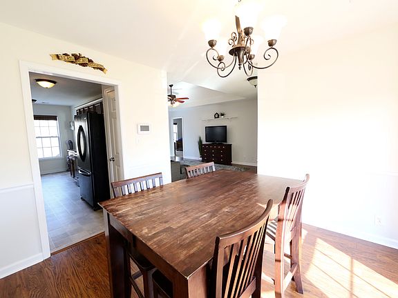 5th image of 1806 Patricia Dr
