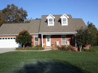 2532 Whisper Creek Dr, Friendsville, TN 37737