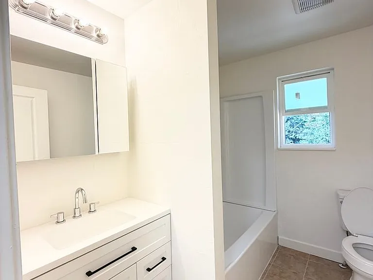 8548 W 62nd Pl — Photo 11