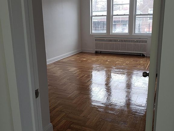 3rd image of 3127 Seymour Ave Floor 2