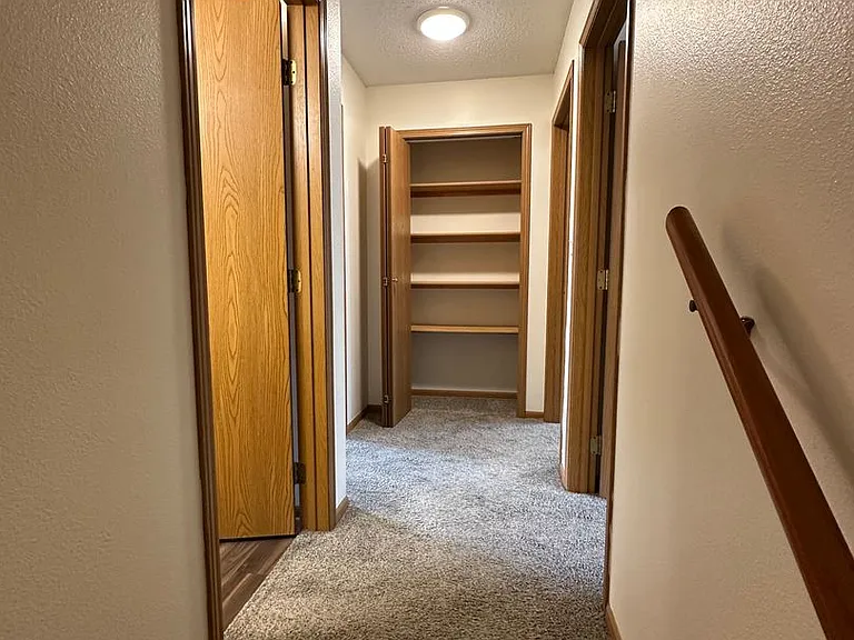 1011 Kellogg Ave — Photo 11