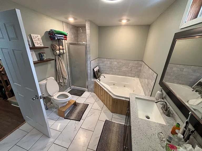 209 Chapel St — Photo 12