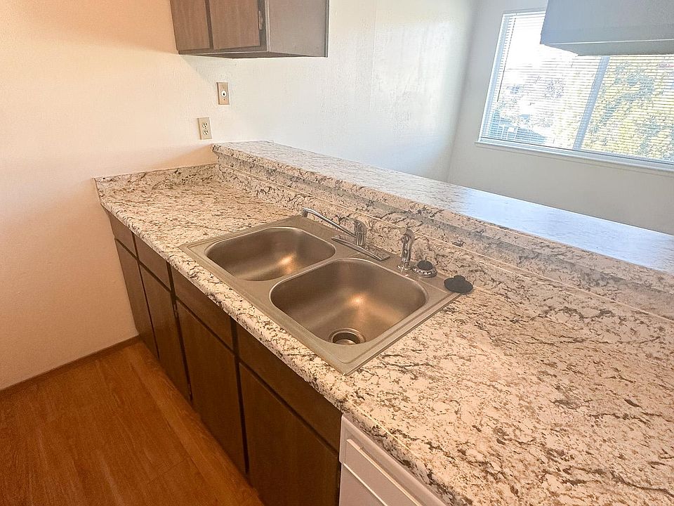 2070 Bechelli Ln Redding, CA, 96002 Apartments for Rent Zillow