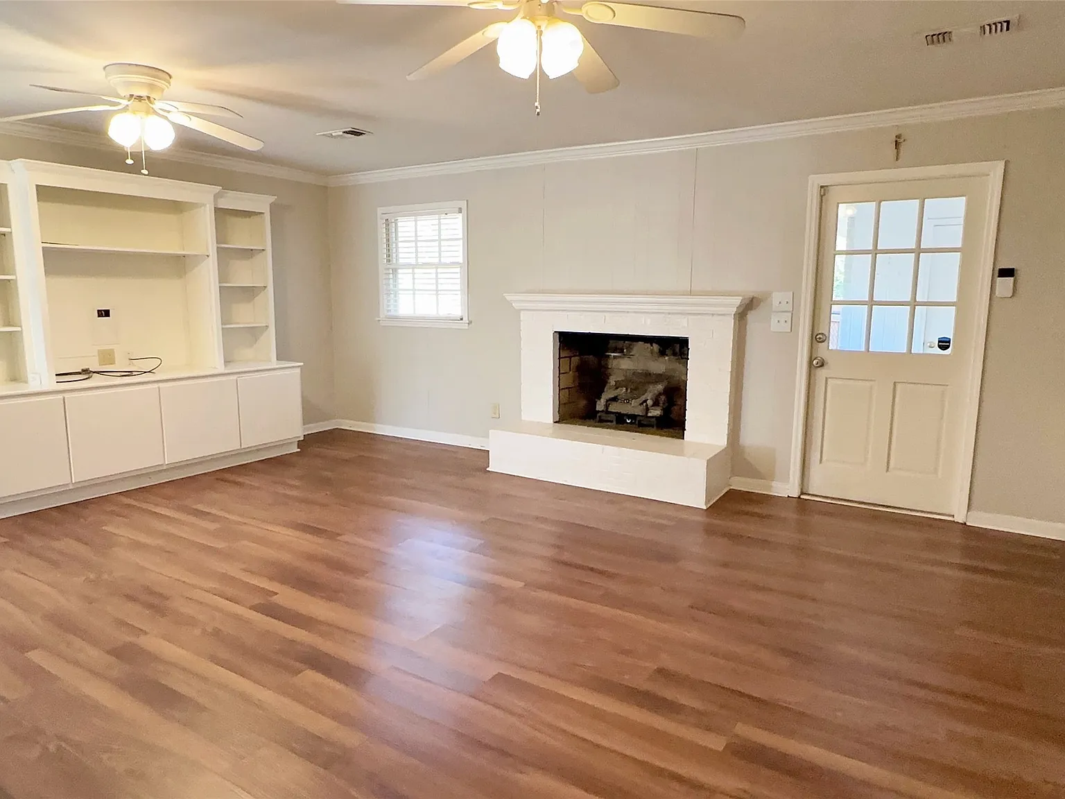 4 bed, 2.5 bath, 2201 sqft, $1,700 — Photo 2