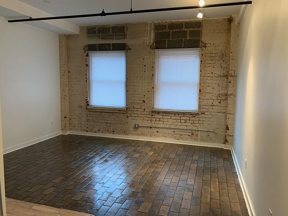 1st image of 423 Greenup St APT 103