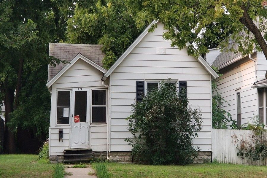 1st image of 674 Minnehaha Ave W