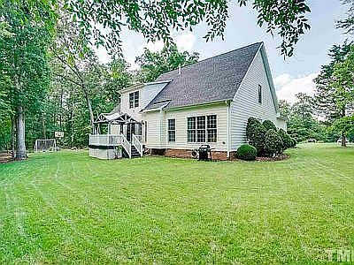 3rd image of 106 Yosemite Ct