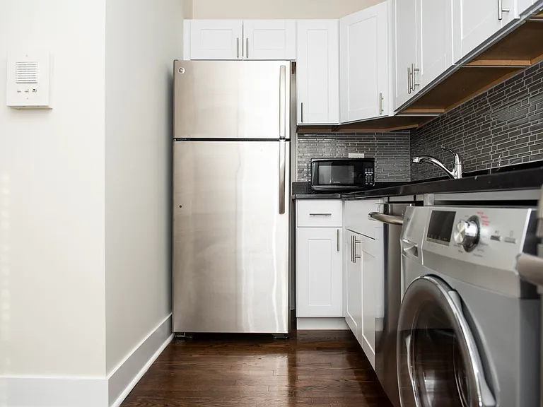 2129 N Dayton St #303 — Photo 2