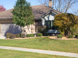 250 Bent Tree Ct, New Lenox, IL 60451