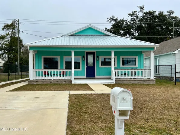 1211 Ocean View Dr, Gulfport, MS 39507