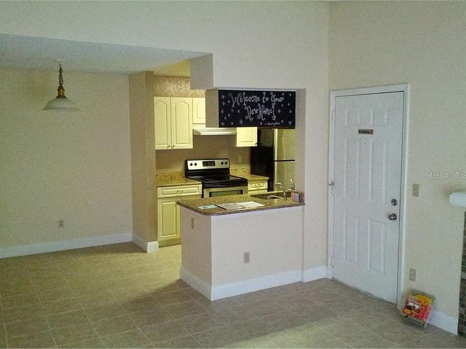 2nd image of 2550 N Alafaya Trl APT 5200