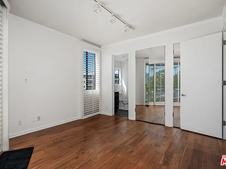 1360 S Beverly Glen Blvd #Penthouse 301 — Photo 17