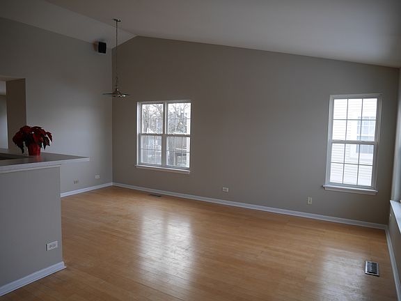 4th image of 2514 Oneida Ln #2514