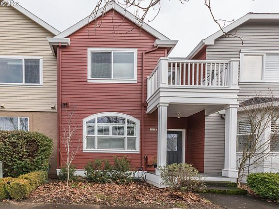 2nd image of 1358 NE Market Dr