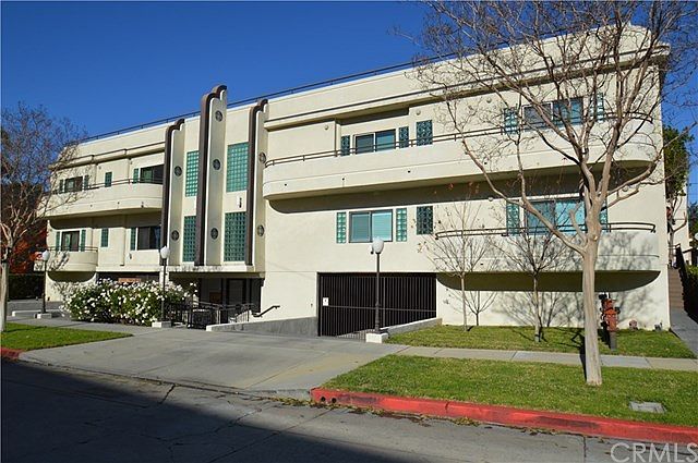 1st image of 4447 W Lakeside Dr APT 205