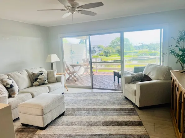 35 Library Ave, Westhampton Beach, NY