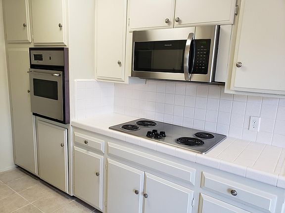 5th image of 1830 Greenfield Ave APT 14