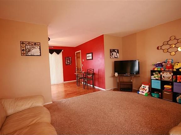 2nd image of 2960 Illinois Ave