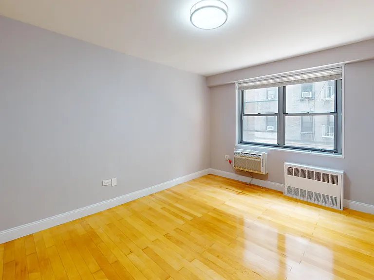 50 W 97th St #2L — Photo 12