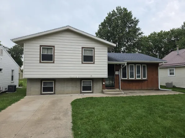 1807 18th Ave, Sterling, IL 61081
