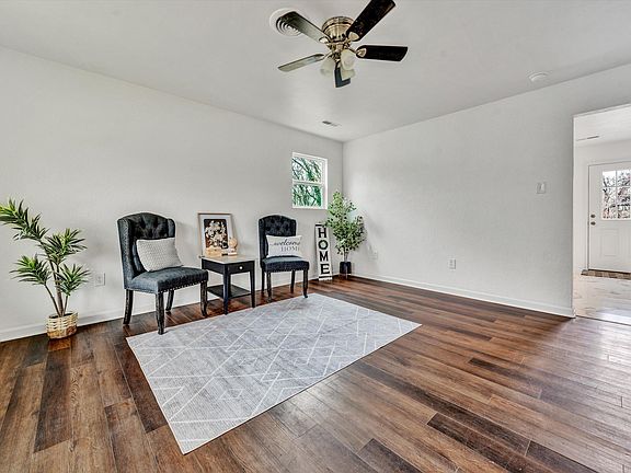 5th image of 832 Kellogg Ave NW