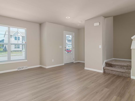 4th image of 6560 Prairie Wood Dr
