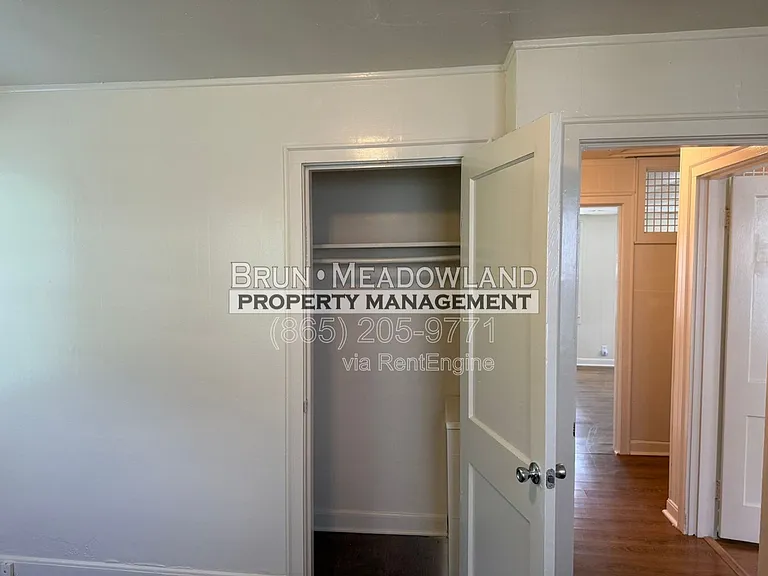 2620 Woodbine Ave — Photo 18
