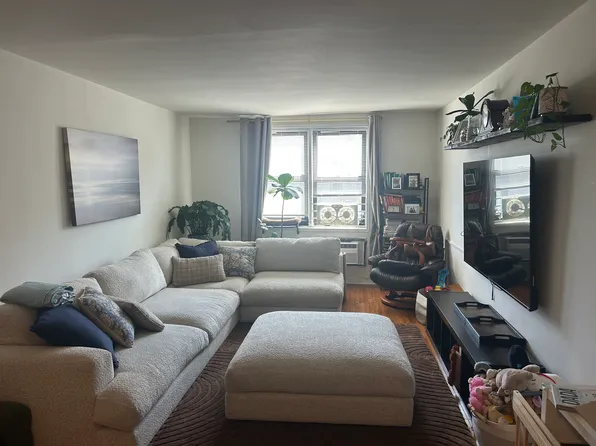 (undisclosed Address), Long Beach, NY 11561
