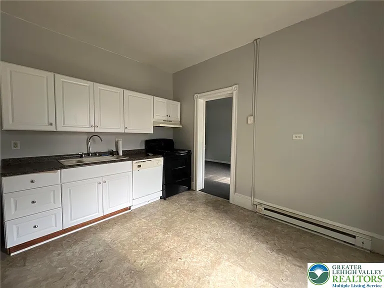 2280 Main St #2 — Photo 3