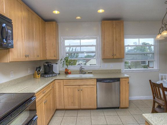 5th image of 1346 Sunnyslope Ave