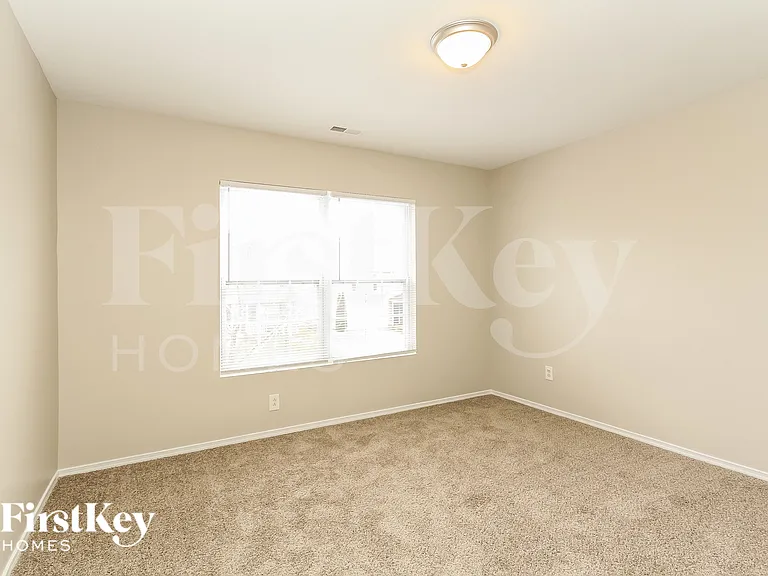 2709 Buckleigh Dr — Photo 12